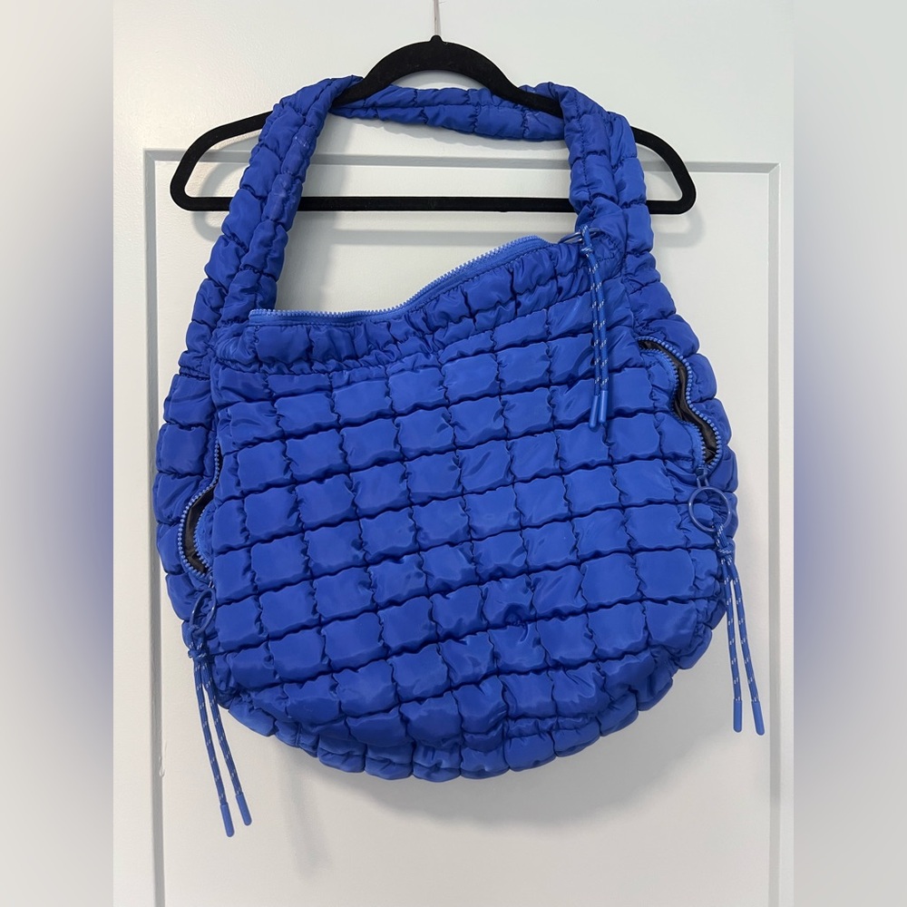 NWT Sol & Selene Revive Extra Large Quilted
Nylon Hobo COBALT